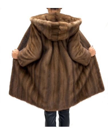 ABRIGO DE VISÓN CON CAPUCHA