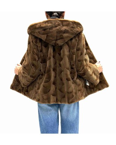 CHAQUETÓN DE VISÓN CON CAPUCHA